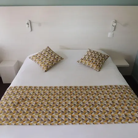 Hotel Annecy Nord 2*